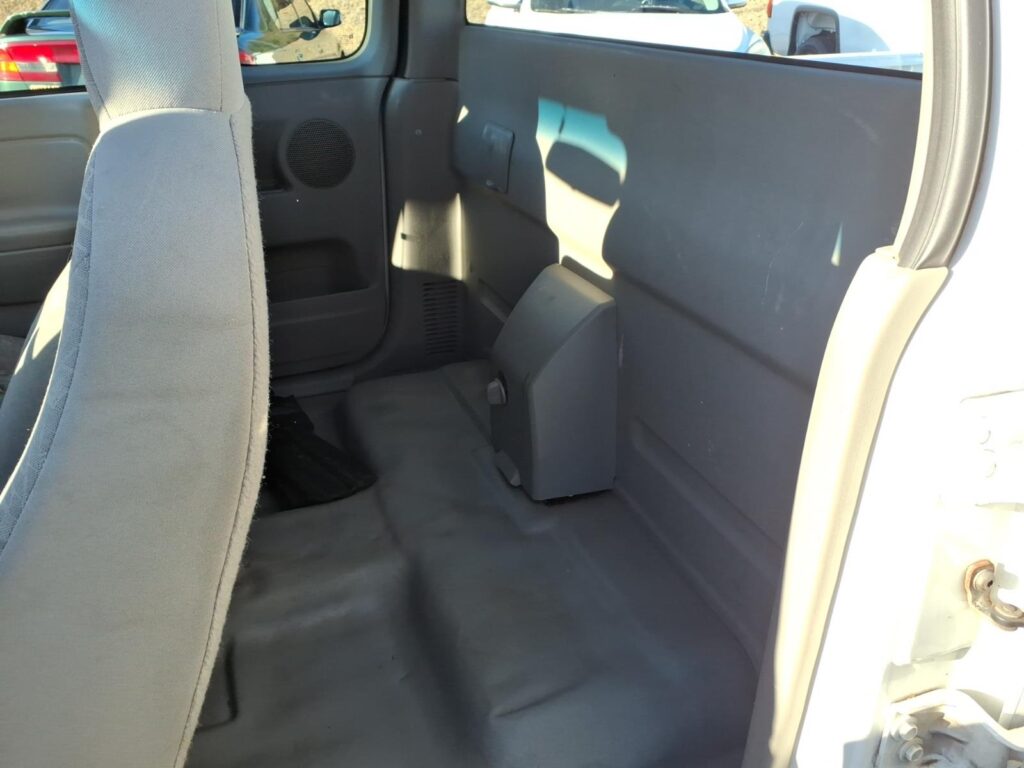 2005 Chevrolet Colorado Base