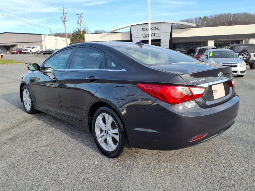 2011 Hyundai SONATA GLS