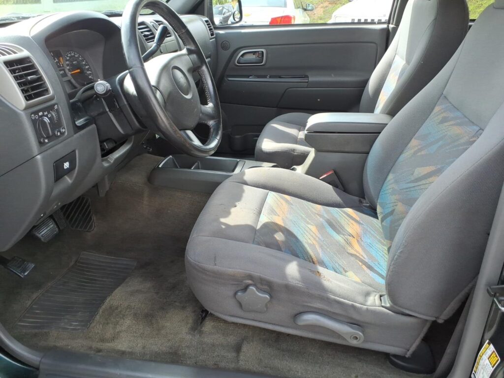 2004 Chevrolet Colorado LS