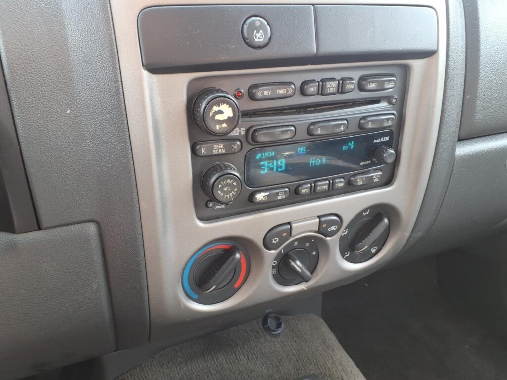 2004 Chevrolet Colorado LS