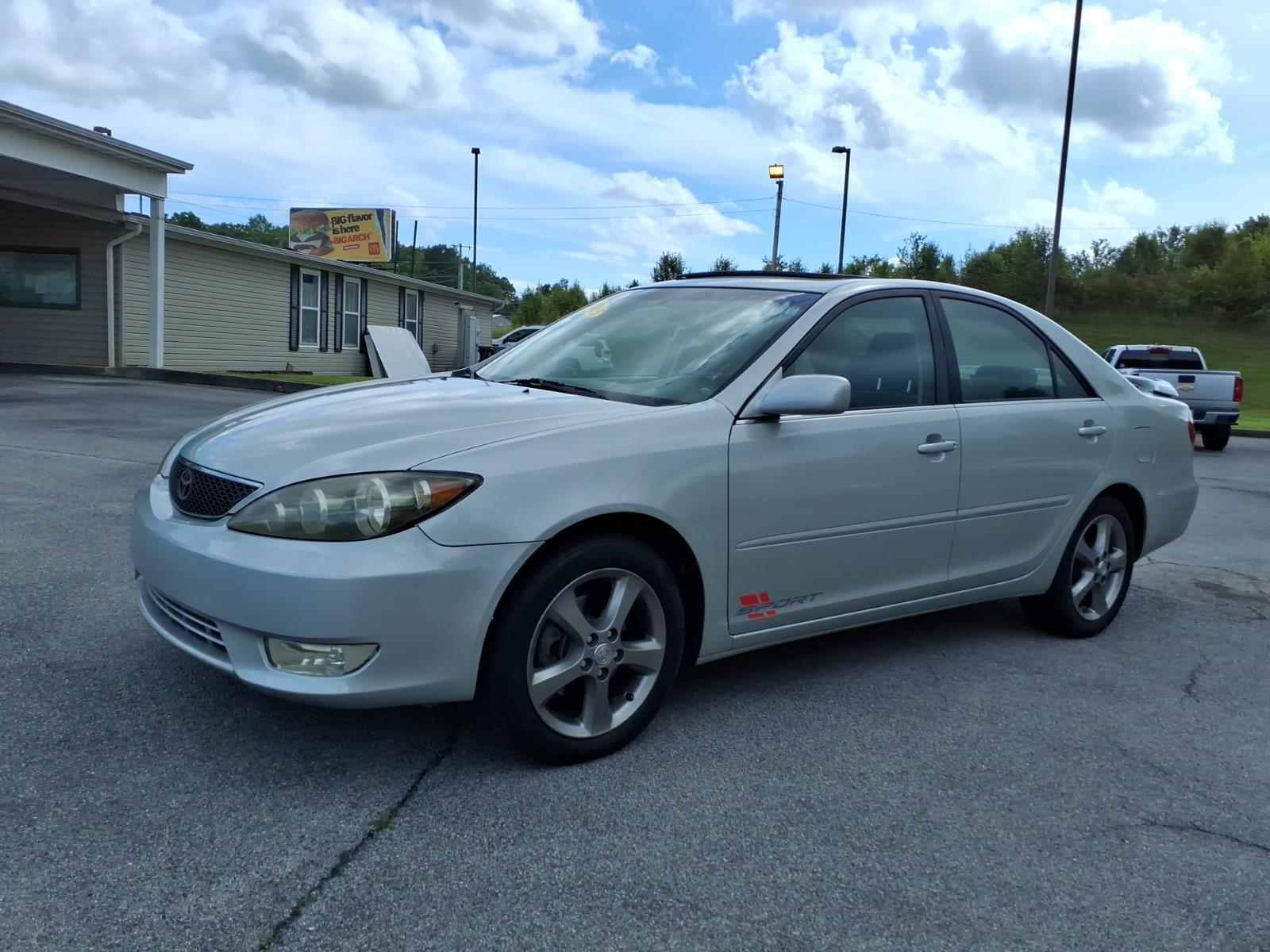 2005 Toyota Camry SE V6 5AT's photo