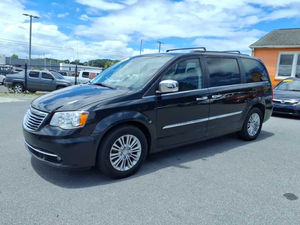 2015 Chrysler Town and Country 4DR WGN TOURING-L