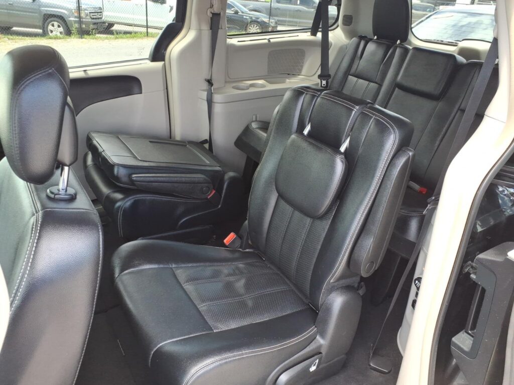 2015 Chrysler Town and Country 4DR WGN TOURING-L
