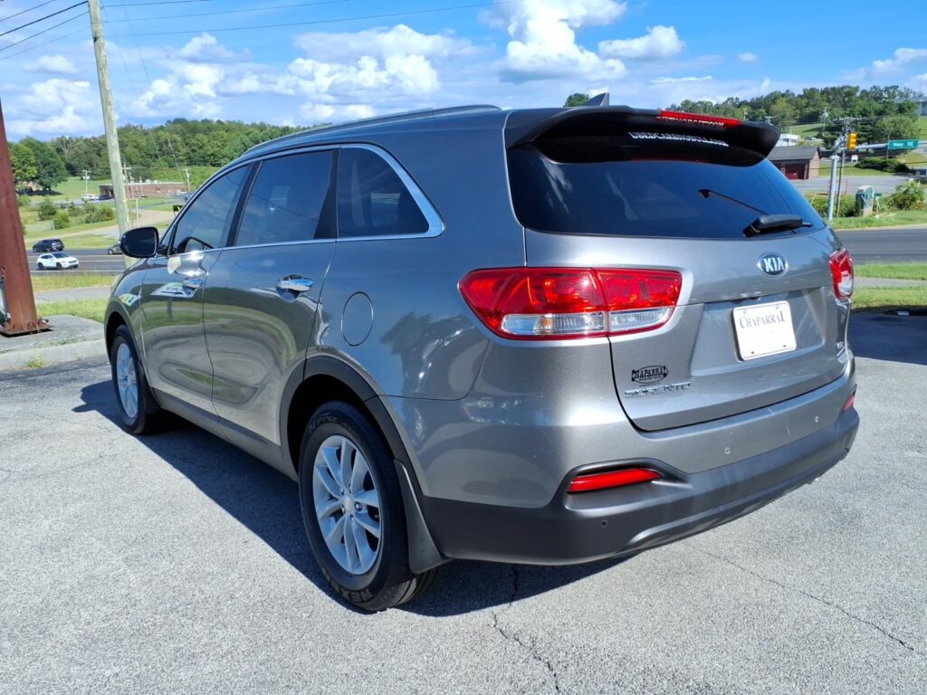 2016 Kia Sorento FWD 4DR 2.4L LX