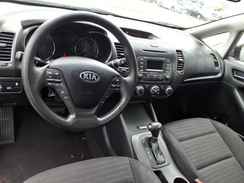 2016 Kia Forte5 5DR HB AUTO LX