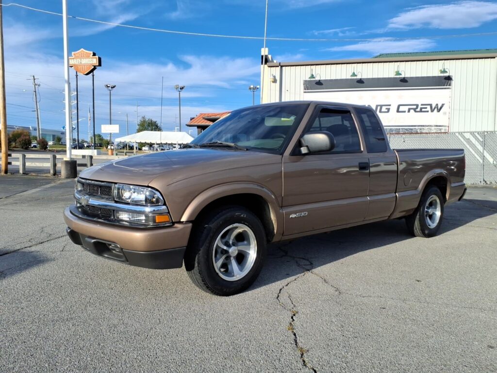 2003 Chevrolet S-10 Base