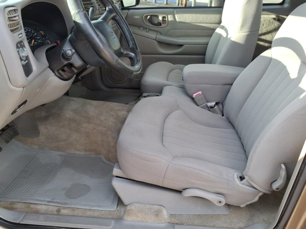 2003 Chevrolet S-10 Base
