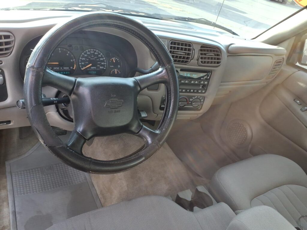 2003 Chevrolet S-10 Base